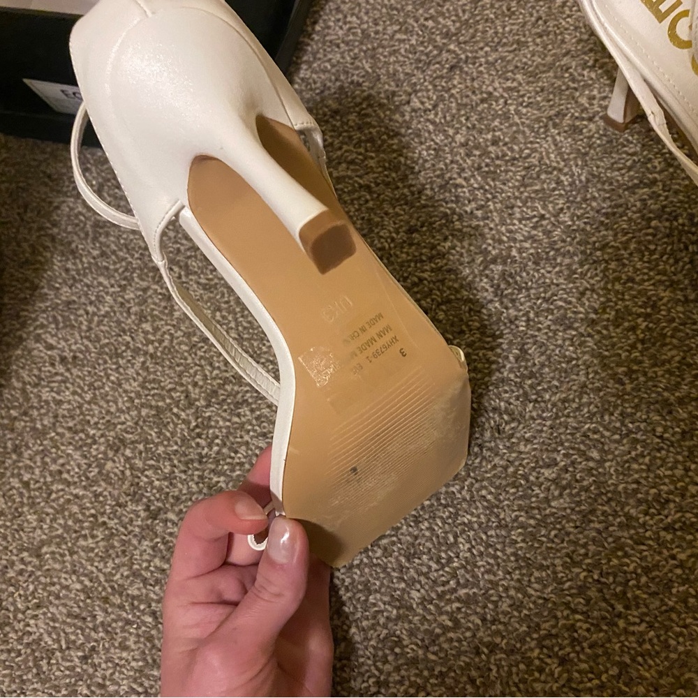 White heels - Picture 3 of 4